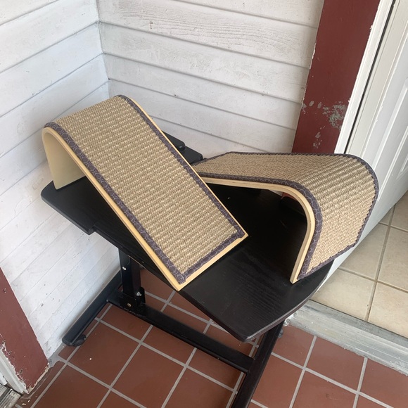 Car scratchers. Cat used 1 time and never again. He prefers my furniture! - Picture 2 of 2